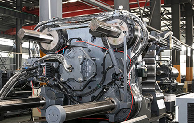 How to reduce the production error of the injection molding machine manipulator