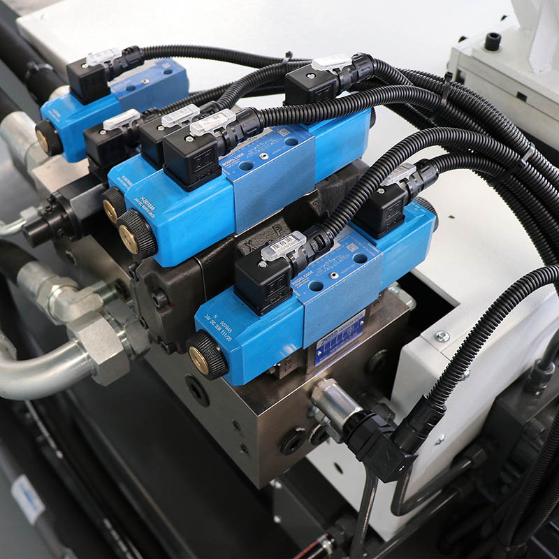 SP300: SP smart power injection molding machine