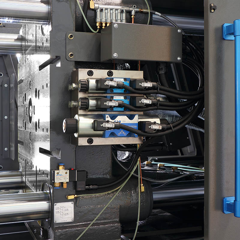 SP300: SP smart power injection molding machine